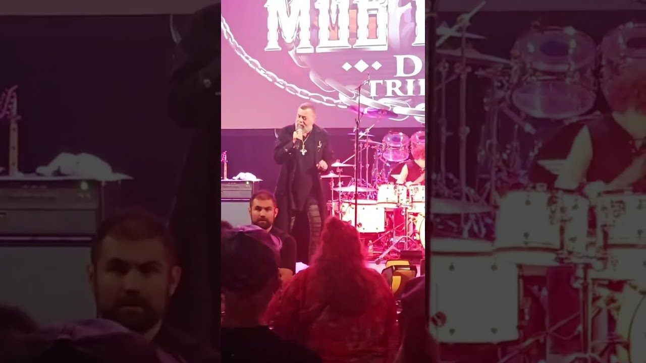 The first 23 minutes of Mob Rules' set at The Aztec Theatre in San Antonio.