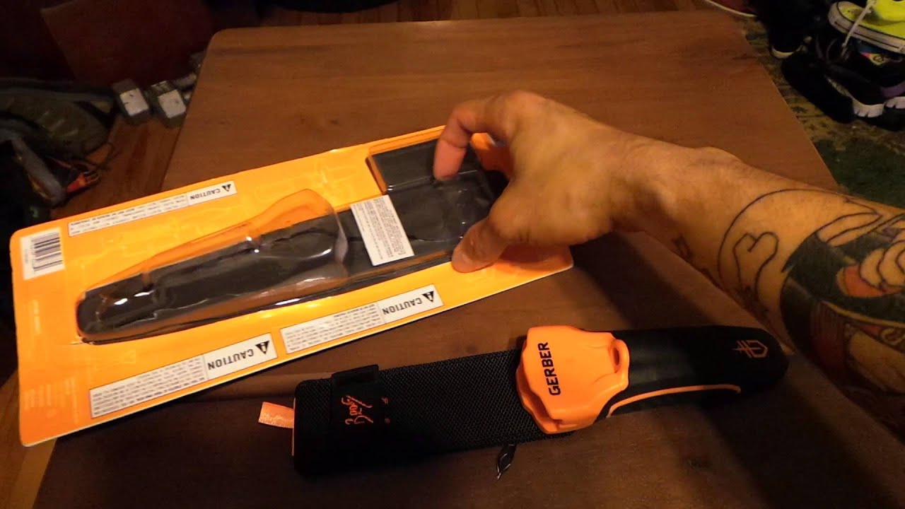 Unboxing, Bear Grylls ultimate pro knife.