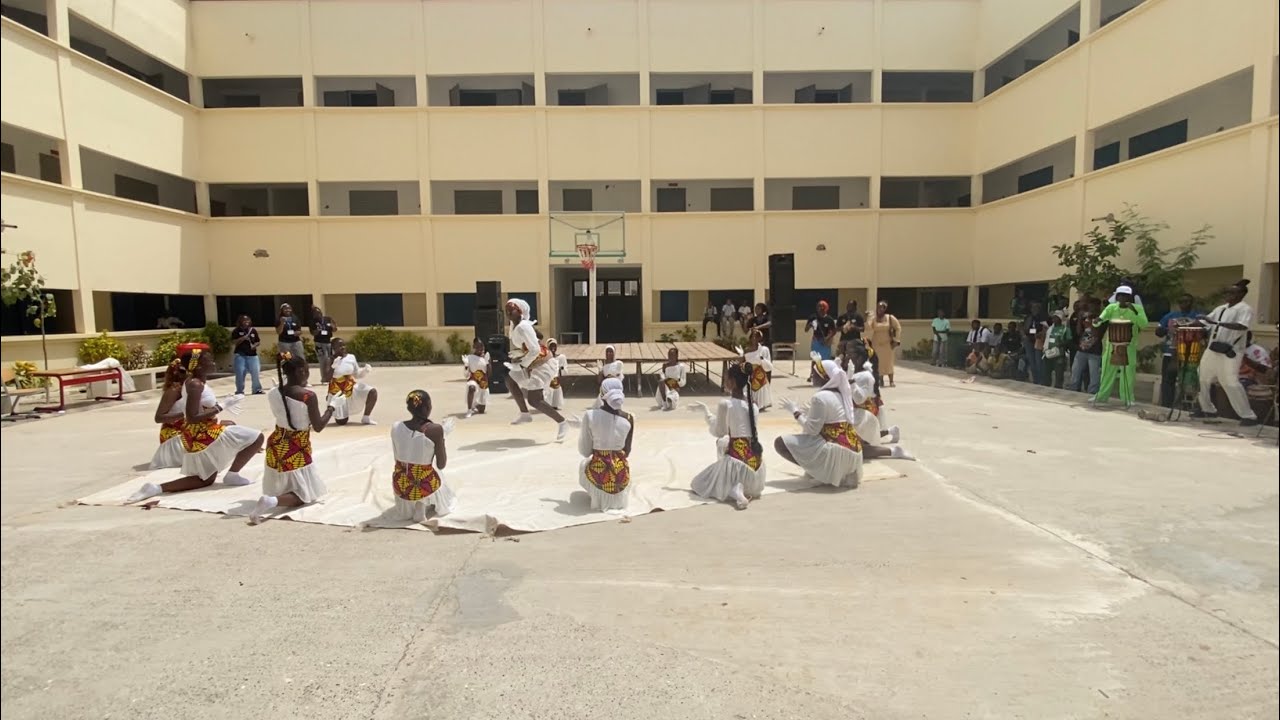 Prestation des majorettes de l’école Halwar Nouvel Horizon