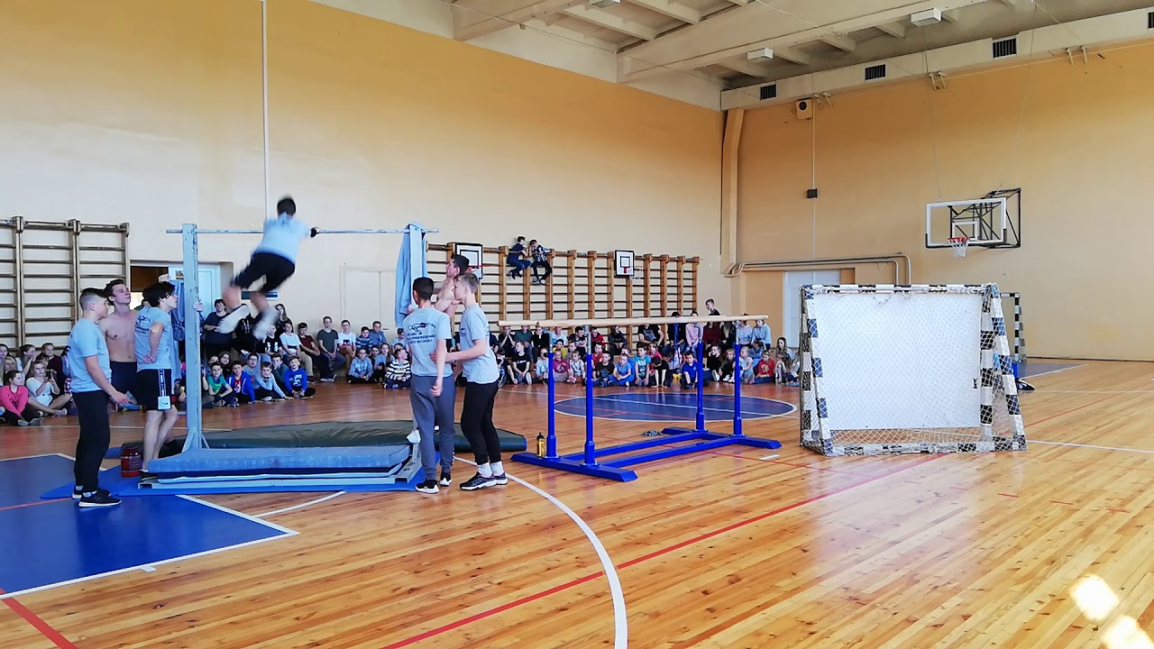 Skolu Tūre Smārdes pamatskolā.