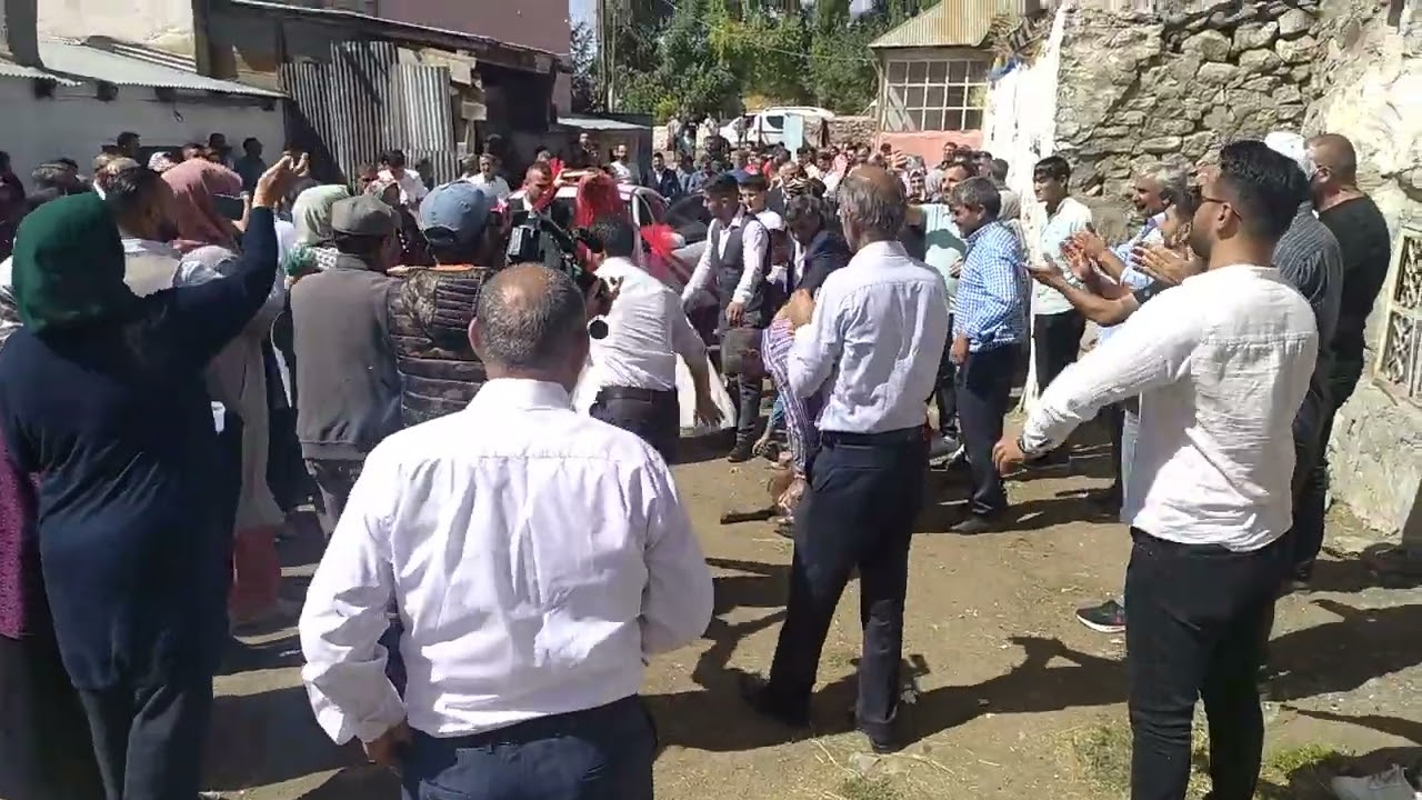 Erol Ergüloğlu-Kars düğünü halay tek oyun azeri