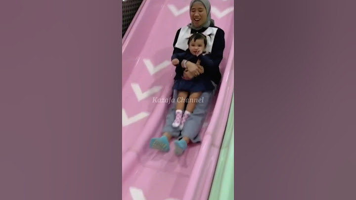 It could be Sister Uwoh and Azura who are addicted to the slide #ameena #attahalilintar #azura