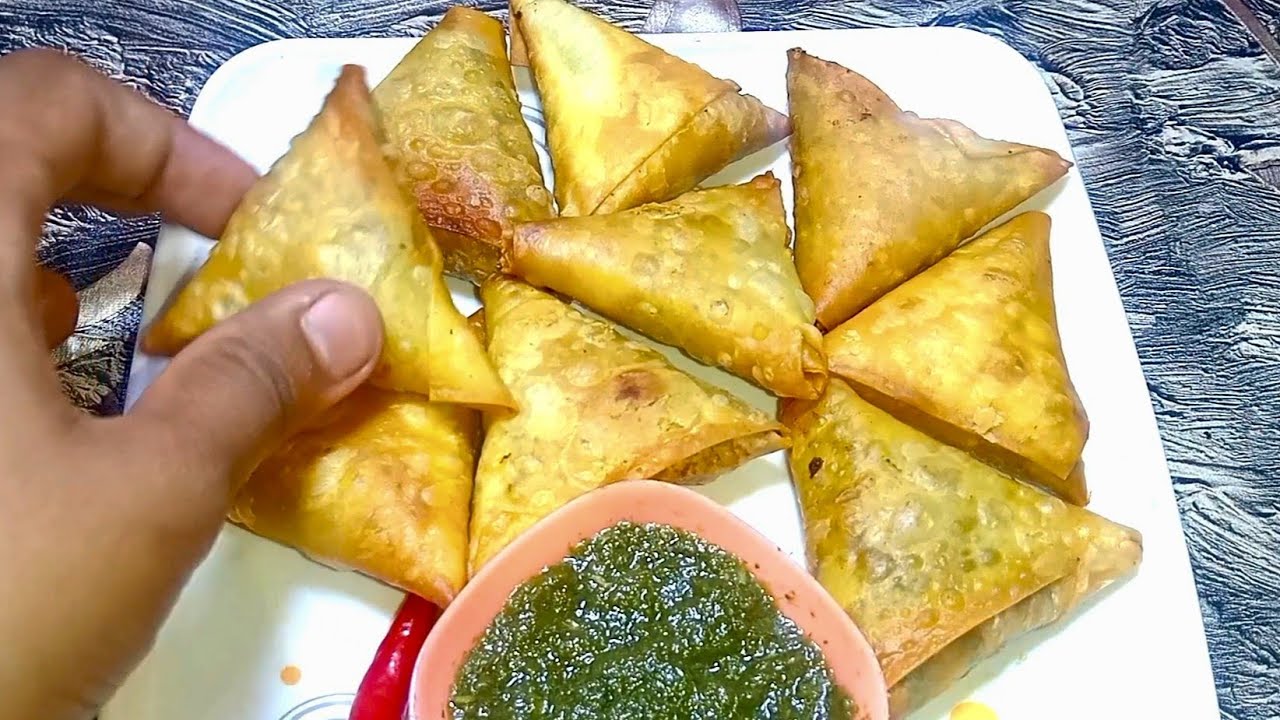 Street Style Aalu Pyaz Samosa | Bahar se Crispy Aur Andar se Soft ...