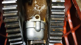 Testing seals, gaskets and the hydraulic pump on a Fordson Major