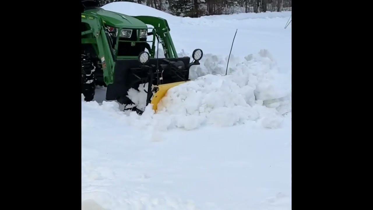 John Deere 3032E with Fisher Homesteader Snow Plow YouTube