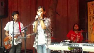 Download Lagu Estetika - Let Me Kiss You (Morrissey Cover) - LIVE at BerisikRadio Grassroot Showcase MP3