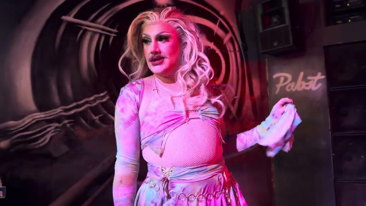 Elizabeth Moore - Does Your Mother Know