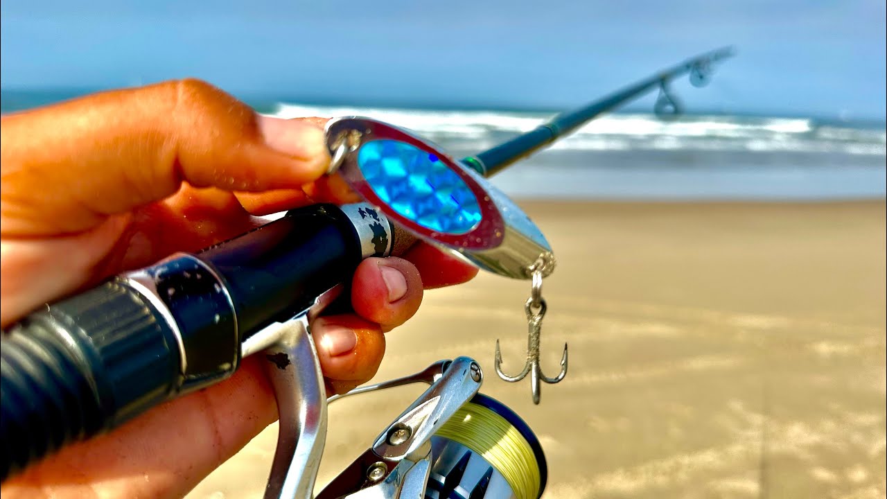 PESCA en la PLAYA con CUCHARILLA || pescando de ORILLA || RÓBALOS.