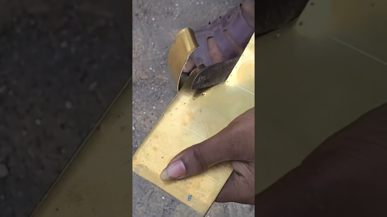 1.5 mm thick sheet cutting by manual scissor