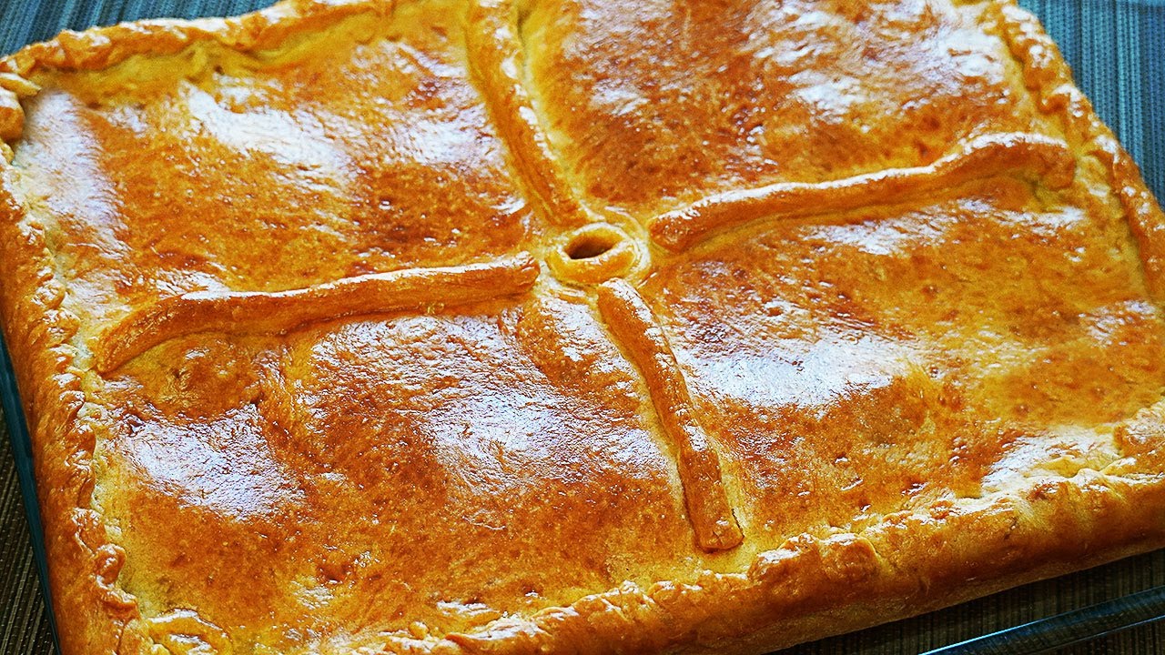 EMPANADA GALLEGA DE LOMO DE CERDO CON MASA DE PAN