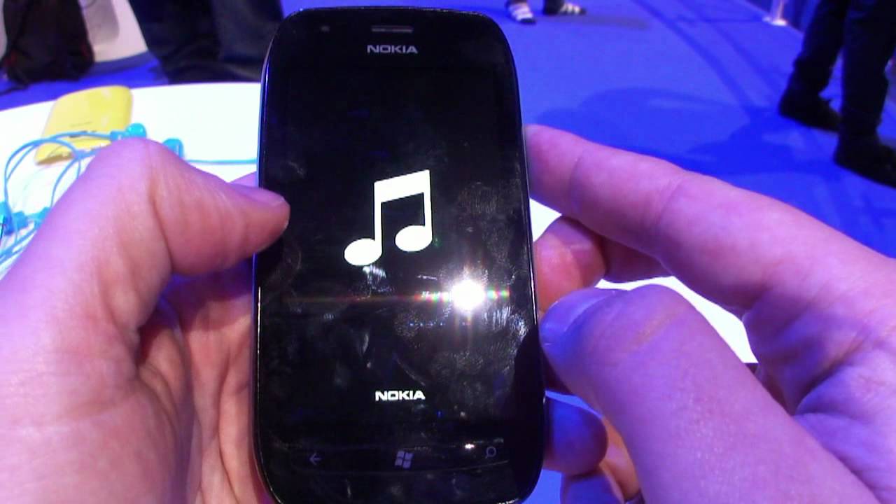 Nokia Lumia 710 Windows Phone 7.5 Mango hands on
