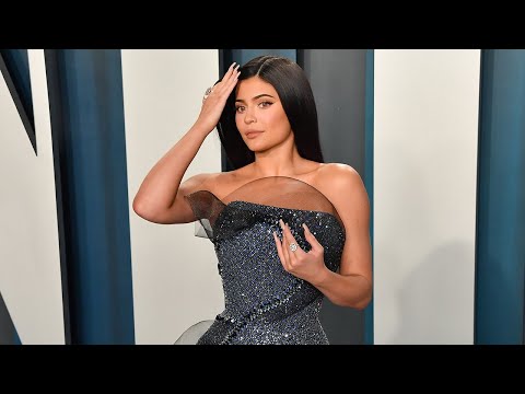 Video: Kylie Jenner In A Spicy Swimsuit Urged Americans To Vote