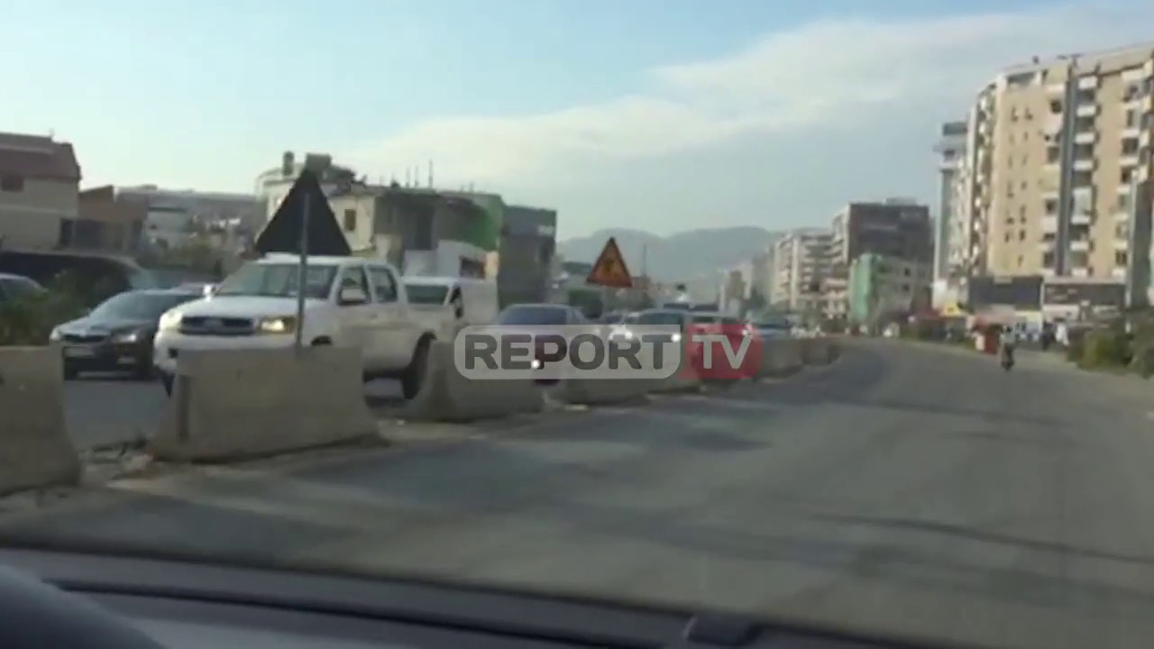 Report TV - Në Astir duket se emergjenca ka përfunduar...trafik i rënduar