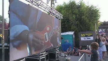 Utopia Entertainment LED Video Wall With Live Feed