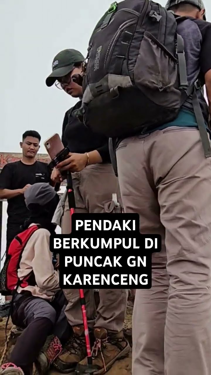 Suasana Ramai Di Gn  Karenceng