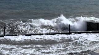 Алушта, Сильные волны накрывают набережную! 07.03.2015