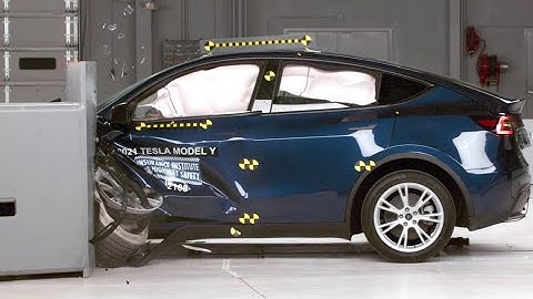 2021 Tesla Model Y driver-side small overlap crash test (extended footage)