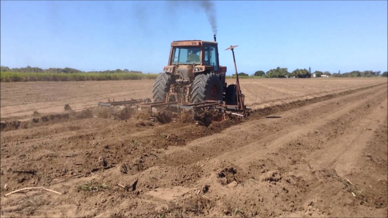 Bed forming with the old Inter 886 - YouTube