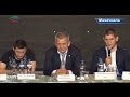 Бойцы UFC дали пресс-конференцию в кинотеатре Россия
