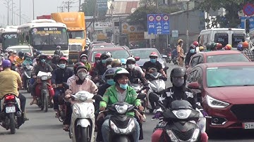 Người dân bắt đầu về quê ăn Tết, cửa ngõ phía Tây TP.HCM ùn ứ cục bộ