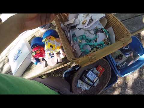 shopping-in-the-fleamarket-buying-some-vintage-costume-jewelry-for-ebay-good-walk-for-antique-jewels