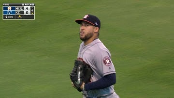 HOU@KC: Springer makes a running catch to save a run