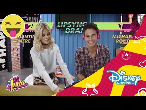 Soy Luna 2: Super Roller Challenge: Valentina vs Michael | Disney Channel Oficial