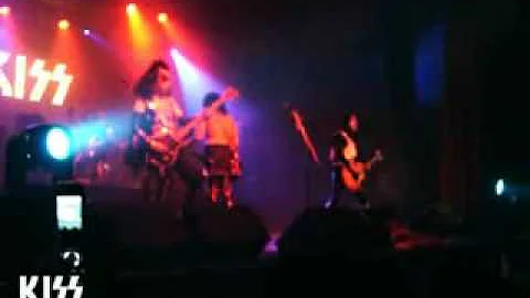 kiss my ass - god gave rock n roll to you the roxy