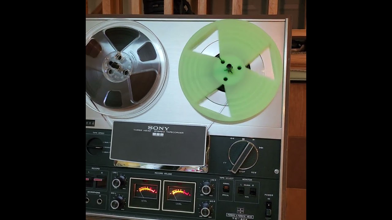 3D-printed design of an empty 7" 1/4" tape reel for reel-to-reel tape recorders or 8mm projectors