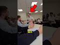Dieser Lehrer SCHOCKIERT ALLE😱