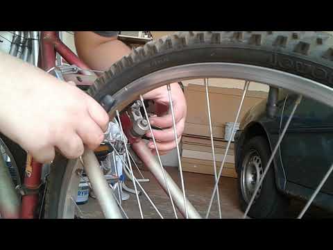 Vídeo: Como você muda um tubo de bicicleta sem ferramentas?
