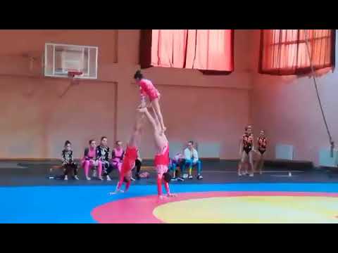 აკრობატები,რომლებმაც უნდა დაიპყრონ მსოფლიო :*