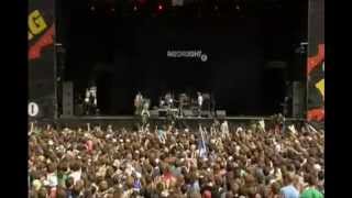 Razorlight - Don&#39;t Go Back To Dalston (Live at Reading Festival 2004)