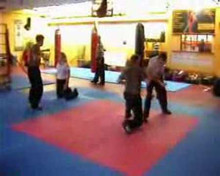 Video Krav Maga: Amnon Darsa - YouTube