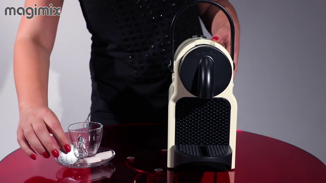 Nous Avons Teste Pour Vous La Machine Nespresso Inissia Automatique De Magimix Youtube