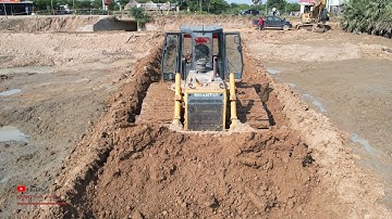 Power Dozer Connection Push Moving Dirt Building For Dump Truck Unload Soils And Excavator Mud Out
