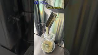 10Kg Per Batch Hydraulic Oil Press Machine To Cold Press Cashew Oil For Customer