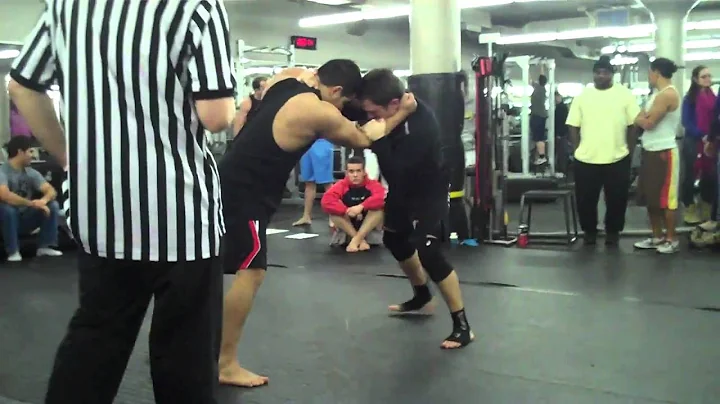 Mo v. Luke Stoioff (Valko BJJ Holiday Tournament 2...