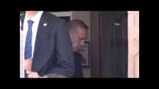 Erdoğan, cami kapısı girişinde namaz kıldı