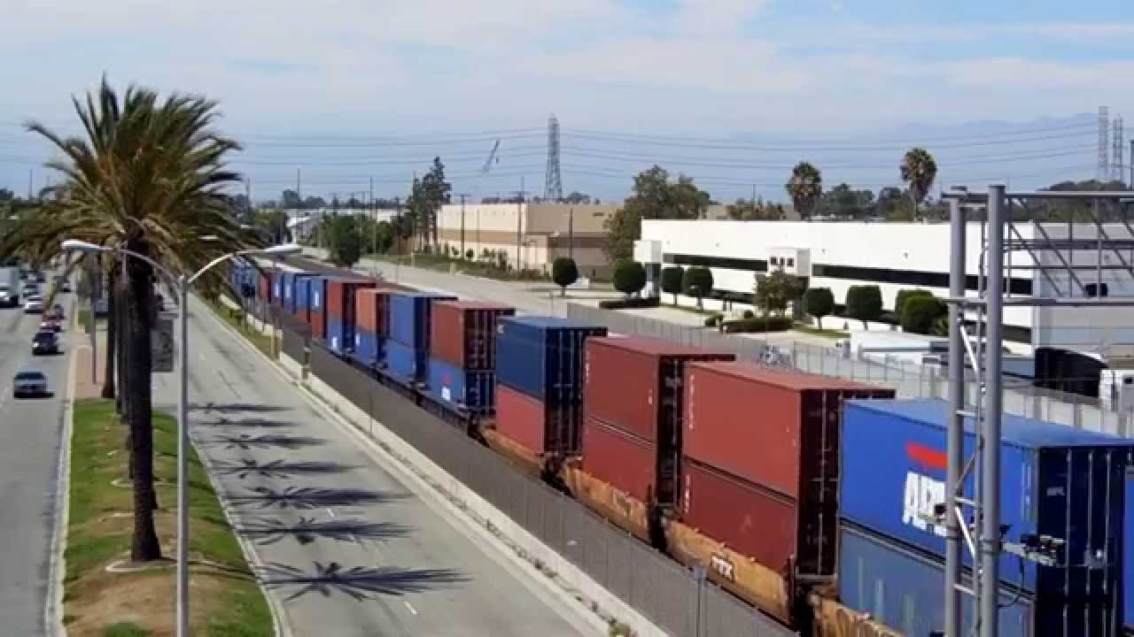 UP, PHL, CSX, SP at Artesia - YouTube