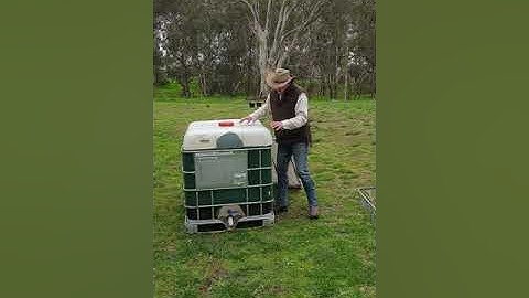 Making a Worm Farm from a 1000 Lt IBC - Homemade & DIY Weekend Project