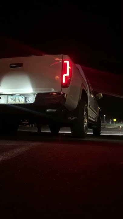‘08 Chevy Colorado 3.7L I5 Flowmaster Super 10 - YouTube