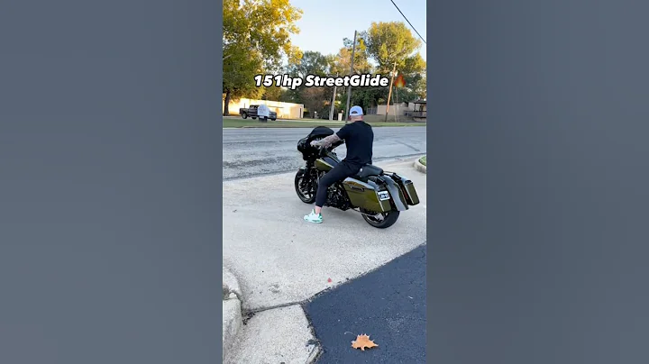 She’s a little rowdy 🏍️💨😳 #harleydavidson #harley #carbonfiber #streetglide #bikelife #bike