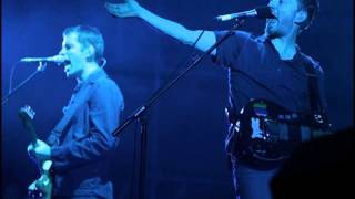 Video voorbeeld van "[Bonnaroo 2006] 2 - There There - Radiohead"
