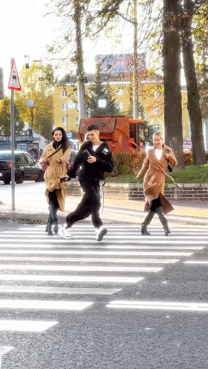 WALKING DANCE 🤔😂