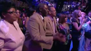 Donnie Mclurkin - Goodbye world medley (live)...With Subtitles.