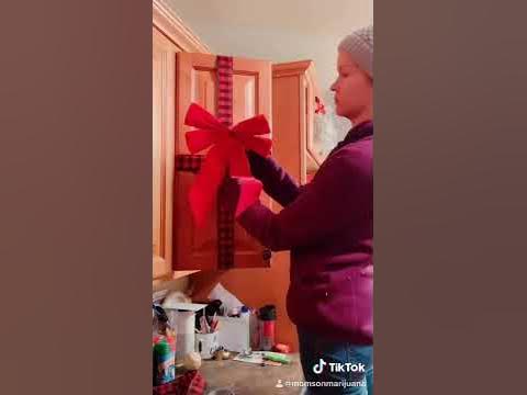 DIY kitchen cabinet Christmas decorations - YouTube