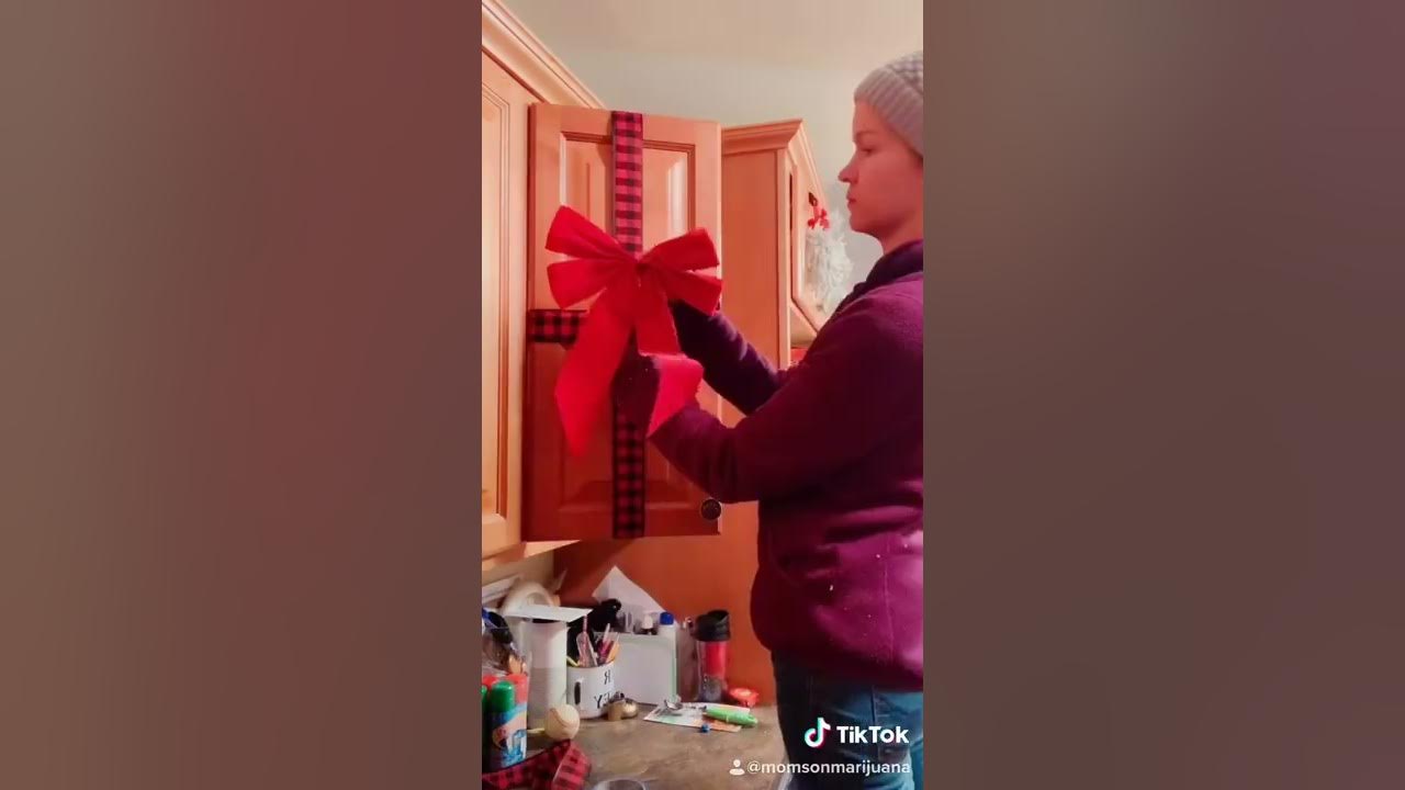DIY kitchen cabinet Christmas decorations - YouTube
