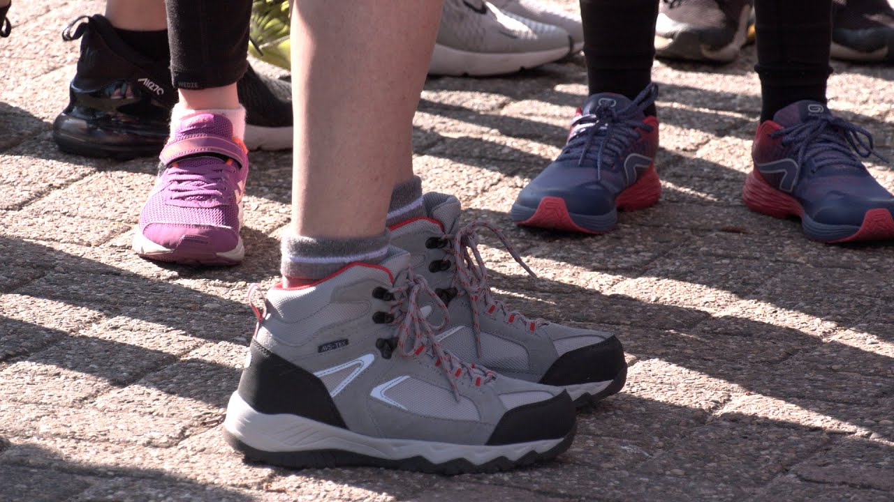 Vier dagen vechten tegen de blaren: Avondvierdaagse Julianadorp is begonnen