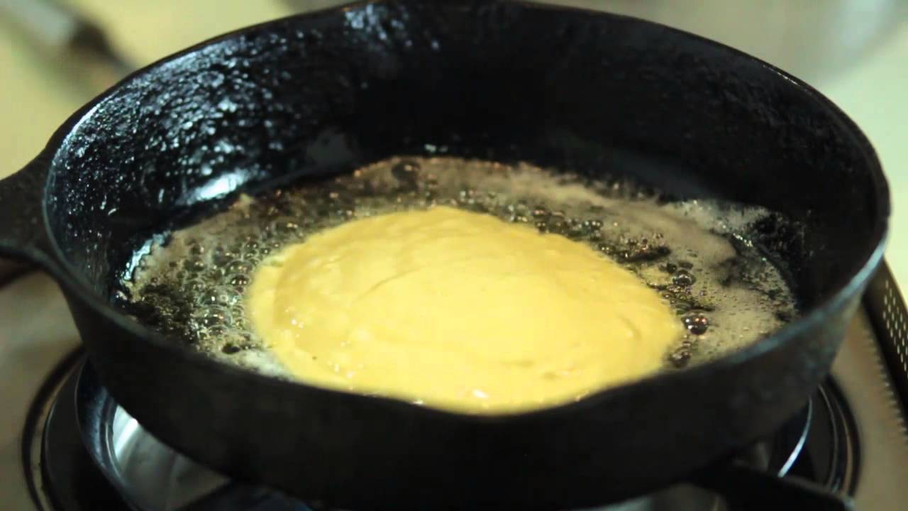 How to Make Pancakes in a Skillet : Delicious Recipes & Kitchen Skills 